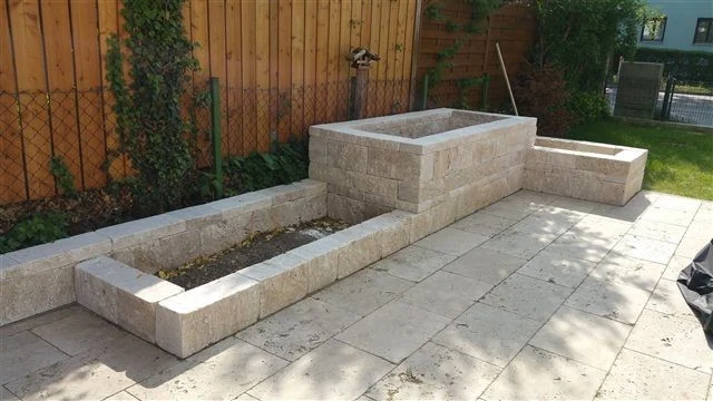 Walls: Travertine patio slabs Classic — 61 × 40.6 × 3 cm, Travertine walling stones Classic