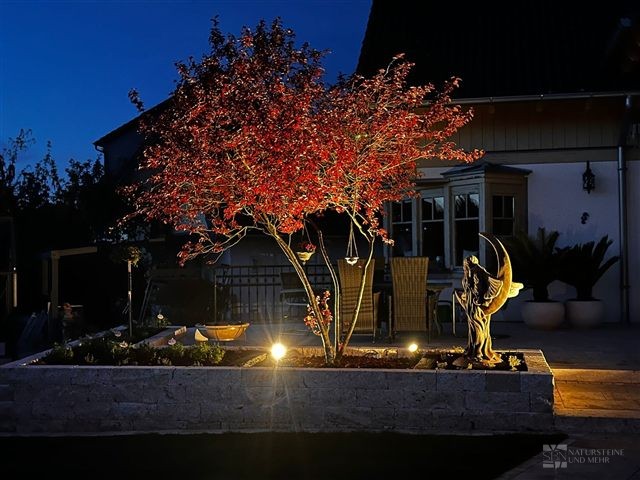 Naturstein im Abendlicht – Travertin-Mauersteine Classic