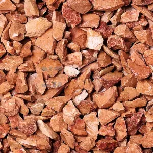 Carrarská mramorová drť červená — 16–22 mm