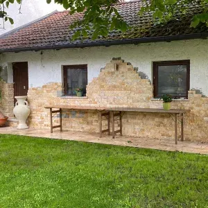 Travertine wall cladding Gold