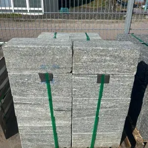 Granite walling stones Fantastic Grey — 15 × 17 × 35 cm