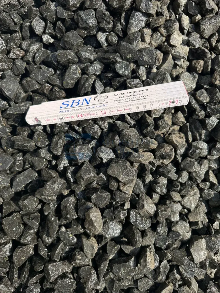 Čedičová drť černá — 16–32 mm