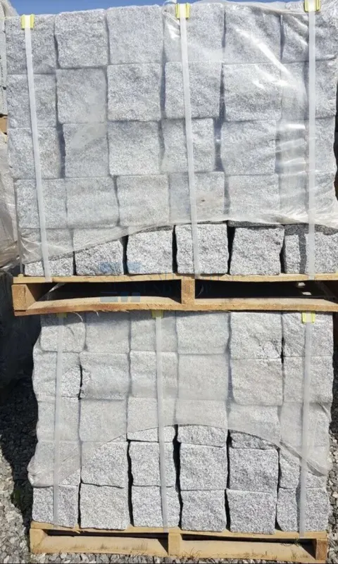 Granit Pflastersteine 16×16×16 cm Bergama Grau – gespalten & gesägt | extrem belastbar