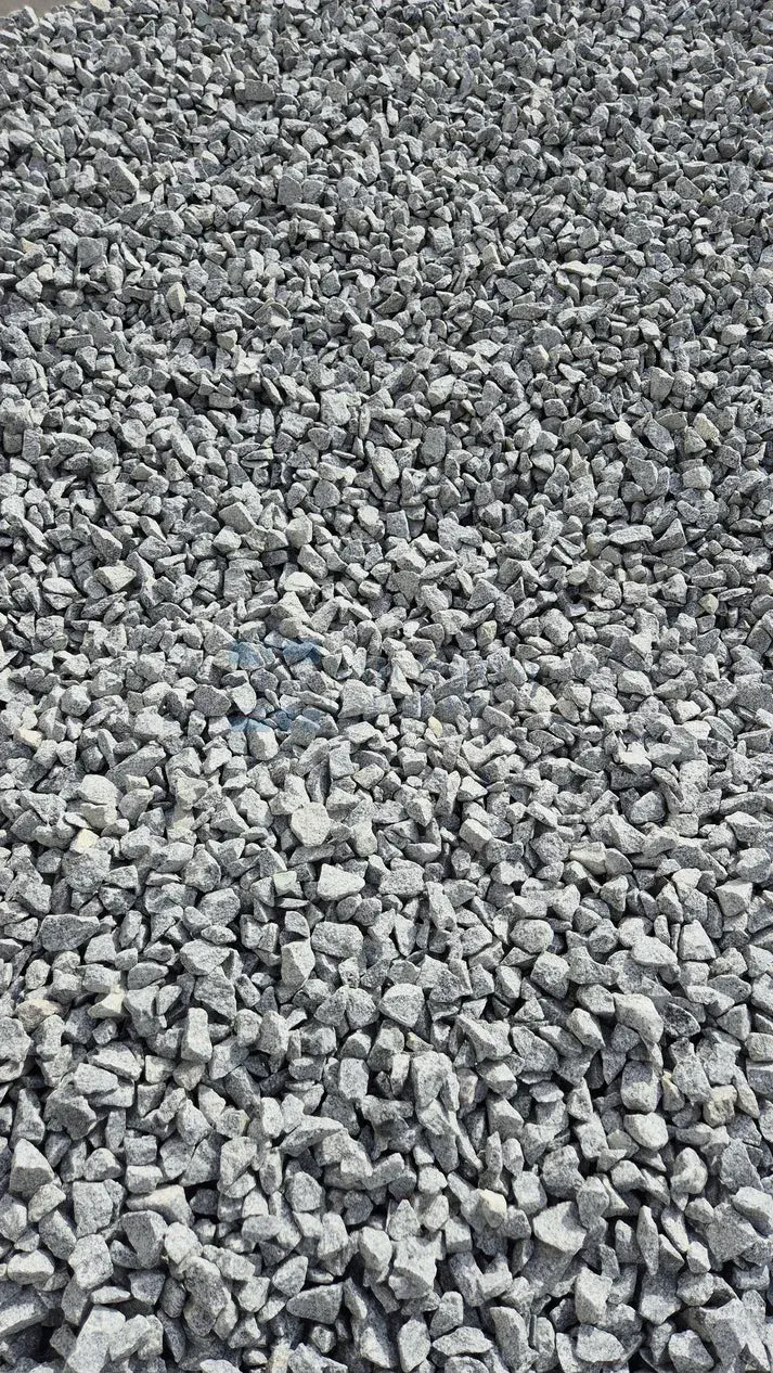 Gravillons de granit gris clair — 16–32 mm