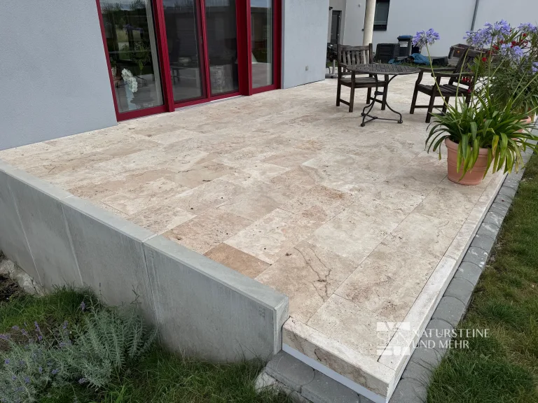 Dallage de terrasse en travertin Classic — 61 × 40,6 × 3 cm