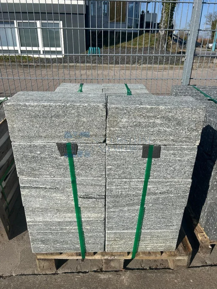 Granit Mauersteine „Fantastic Grey“ 15×17×35 cm – allseits gesägt & geflammt | Premium Qualität