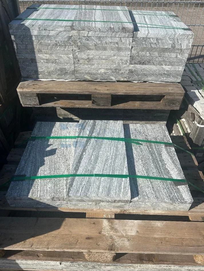 Granit Terrassenplatten „Fantastic Grey“ 30×60×3 cm & 40×60×3 cm – geflammt