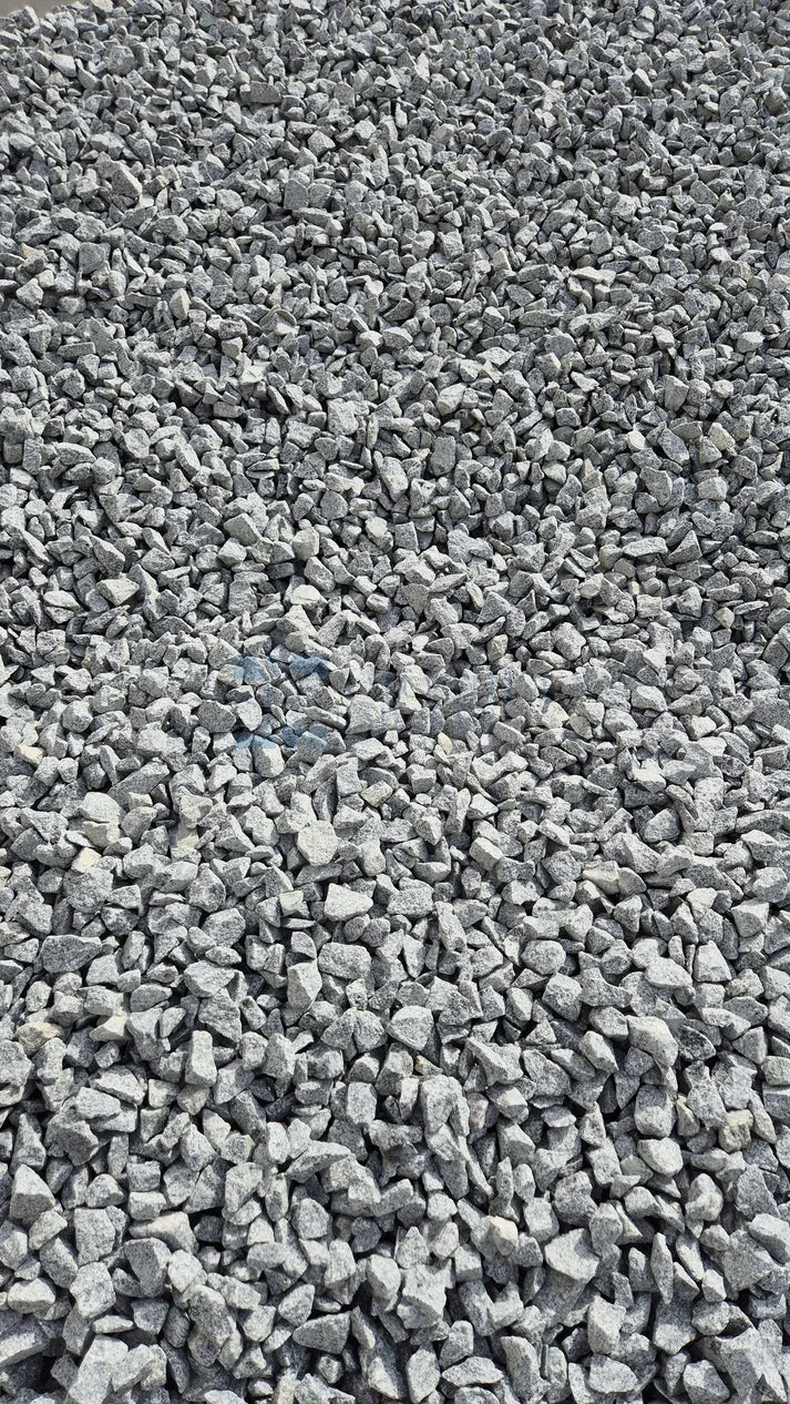 Granitsplitt Hellgrau 16–32 mm – feinkörnig, dekorativ & langlebig