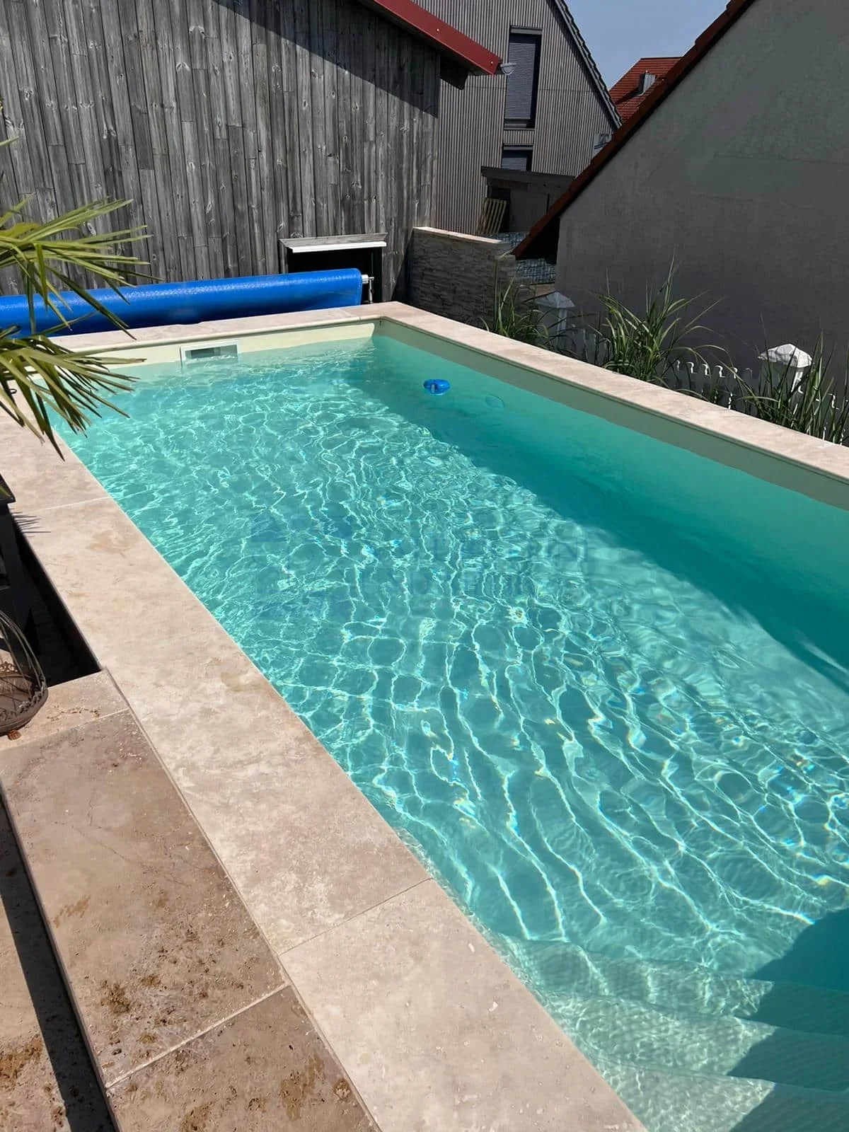 Travertin Classic Poolplatten / Poolumrandung 61 × 33 × 3 cm – Bullnose, getrommelt