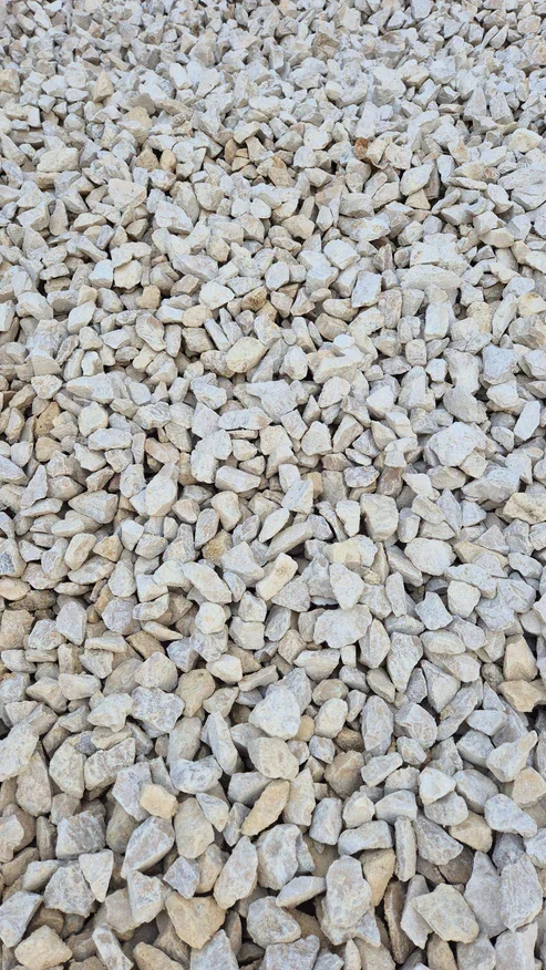 Jurakalksplitt Gelbgrau 22–32 mm im Big Bag – Dekorativer Kalksplitt für Garten & Außenanlagen