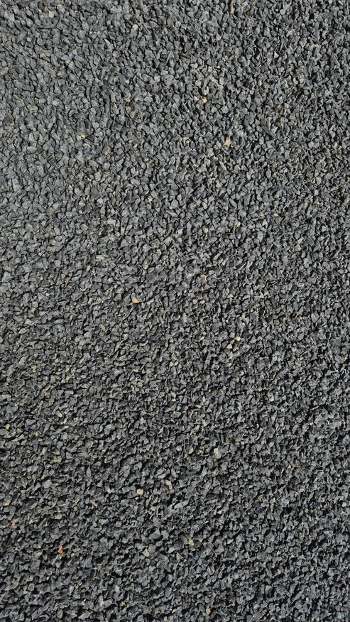 Basaltsplitt Schwarz 2–5 mm im Big Bag – Pflastersplitt für hochwertige Terrassen & Pflasterflächen