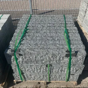 Granit Randsteine dunkelgrau allseits gestockt 8x25x100 cm – Bordsteine Garten & Einfahrt