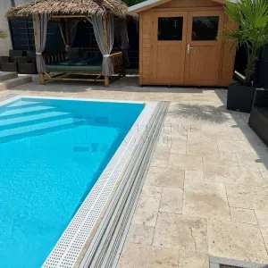 Travertin Light Poolplatten / Poolumrandung 61 × 30,6 × 3 cm – Bullnose, getrommelt - 2