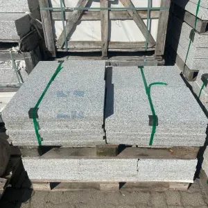 Granit Terrassenplatten 40×60×3 cm – feinkörnig, sandgestrahlt - 3