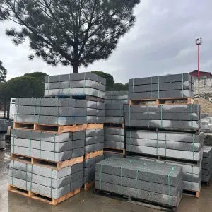 Granit Blockstufe 15x35x100 cm – Grau, feinkörnig, gesägt & sandgestrahlt, Gartenstufe & Treppenstufe - 2