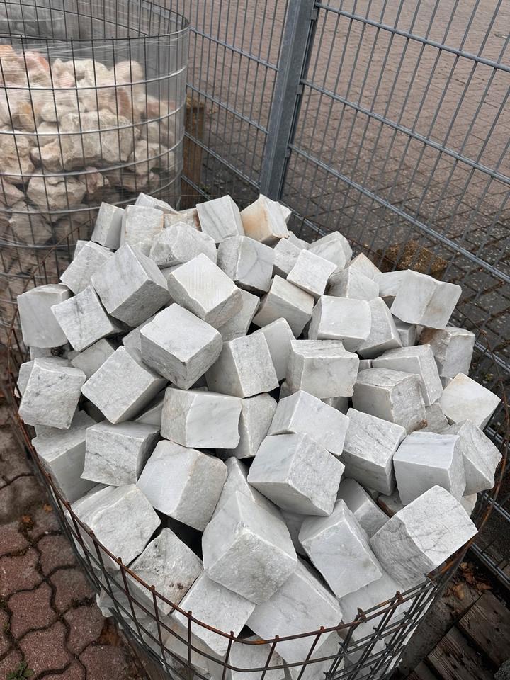 Carrara Marmor Pflastersteine ca. 8 × 8 × 10 cm – Weiß