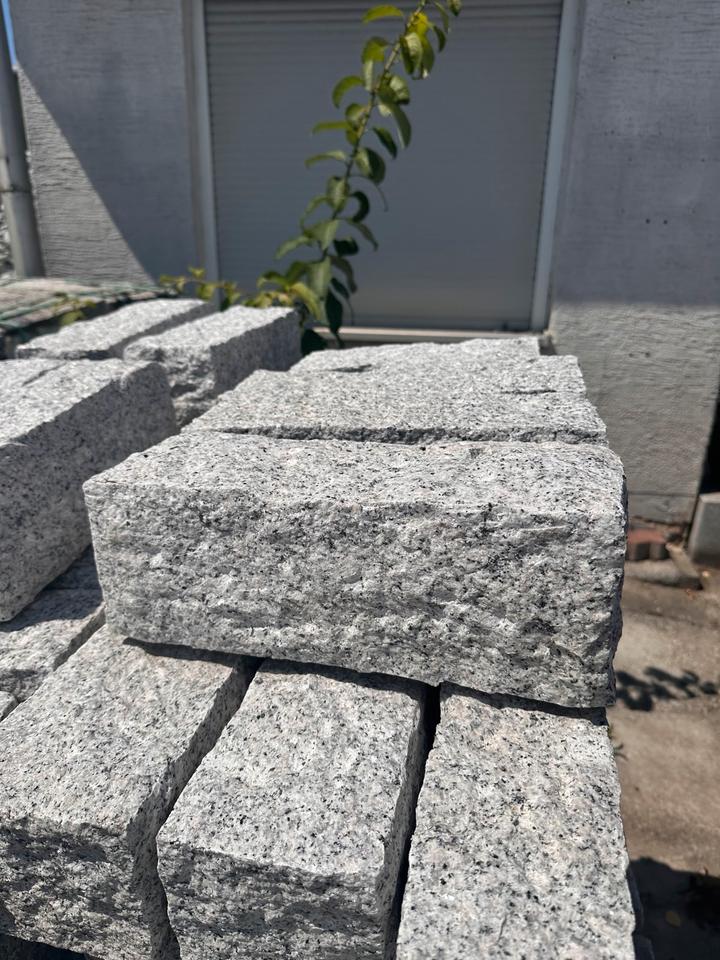 Granit Palisade 12 × 12 × 35 cm – grau, gestockt - 2