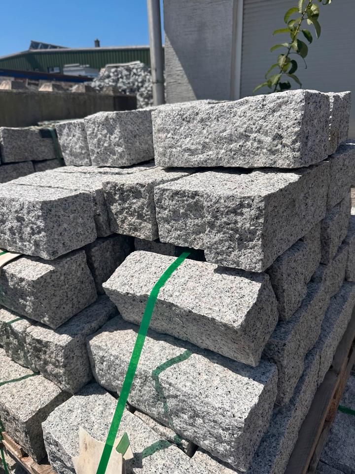 Granit Palisade 12 × 12 × 35 cm – grau, gestockt - 3