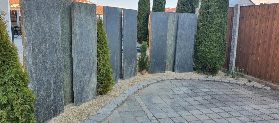 Schiefer Stele Anthrazit 50 × 225 cm – spaltrau