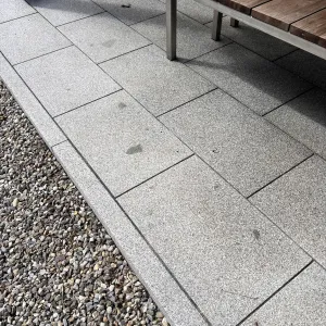 Granit-Terrassenplatten Bergama – 60 × 40 × 3 cm, getrommelt - 1