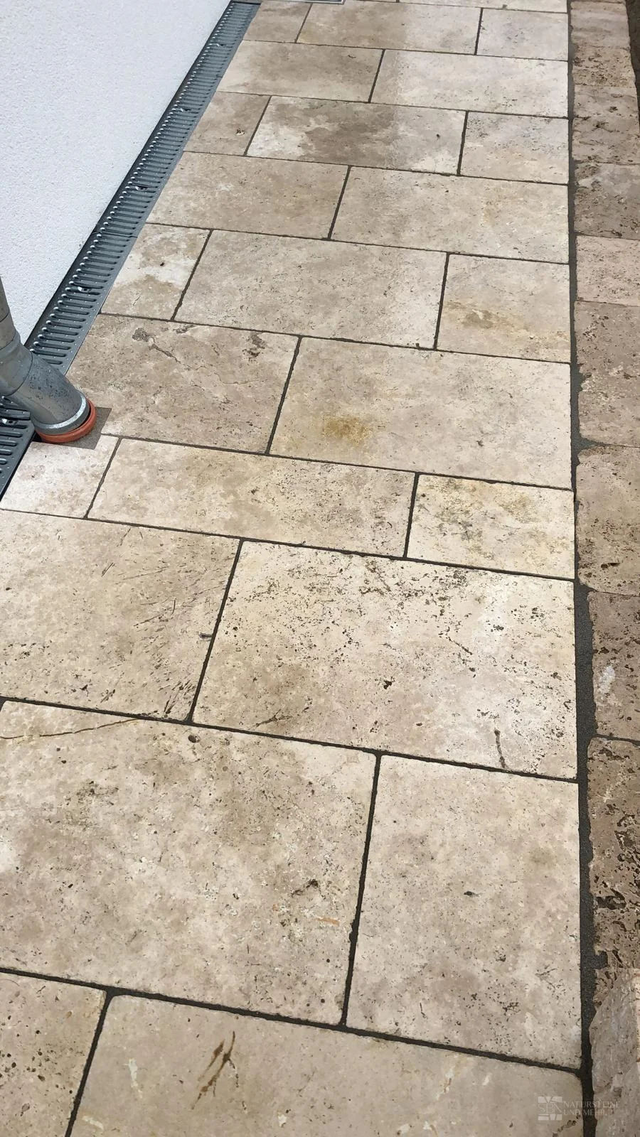 Travertine patio slabs — 60 × 40 × 3 cm