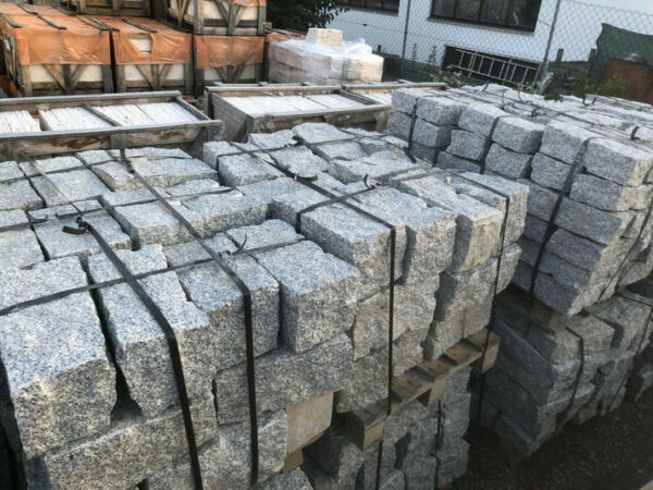 Mauersteine aus Granit | allseits gespalten | 20x20x40 | Bergama Grey | pro Palette (2,4 qm)