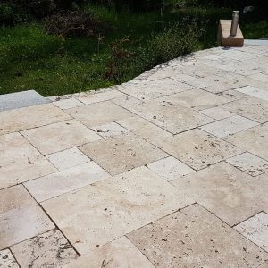 Travertin Naturel Terrassenplatten
