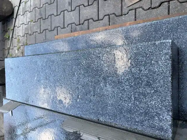 Granit Dunkelgrau Anthrazit  Terrassenplatten