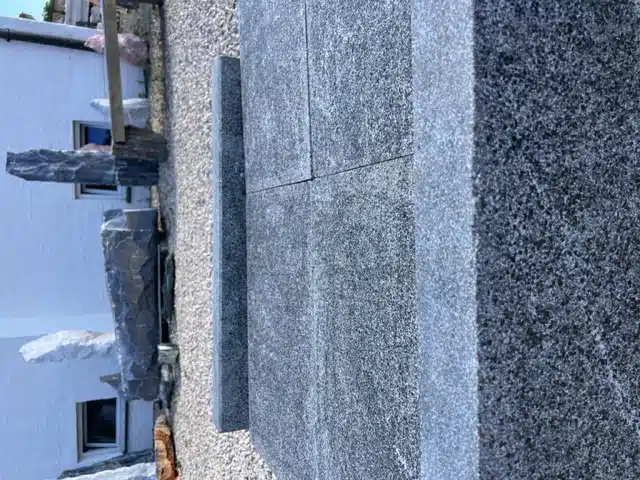 Granit Dunkelgrau Anthrazit  Terrassenplatten