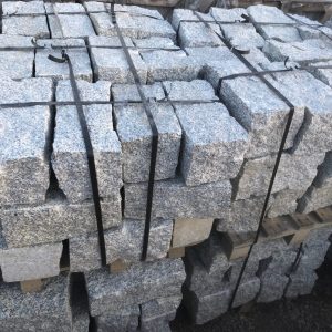 Granit Mauersteine 20x20x40cm allseits gespalten