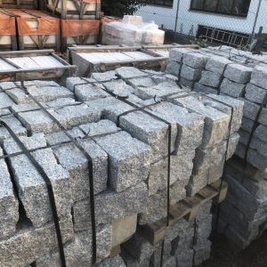 Granit Mauersteine 20x20x40cm allseits gespalten