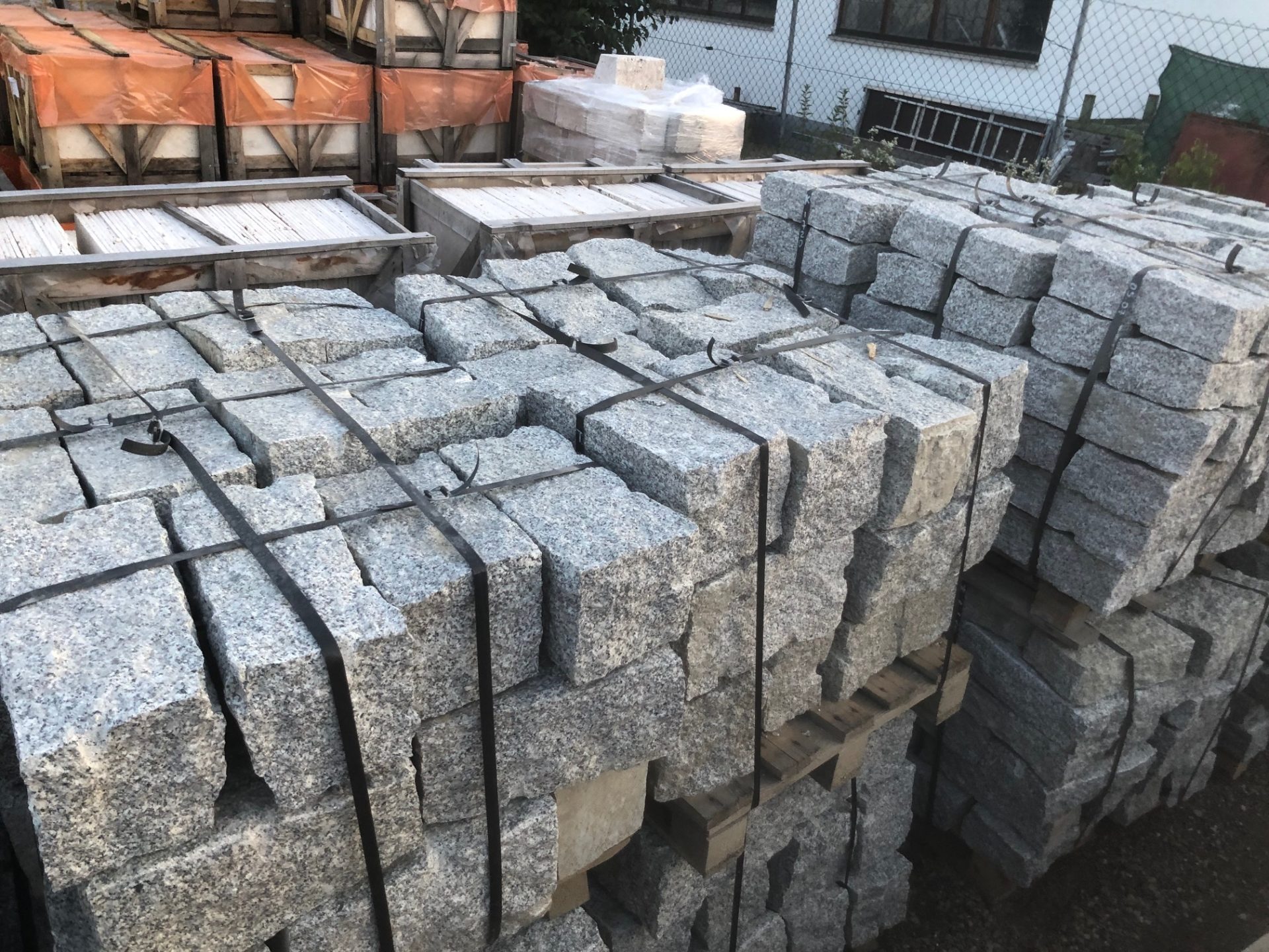 Granit Mauersteine 20x20x40cm allseits gespalten