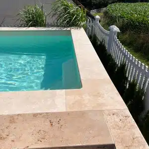 Poolumrandungen