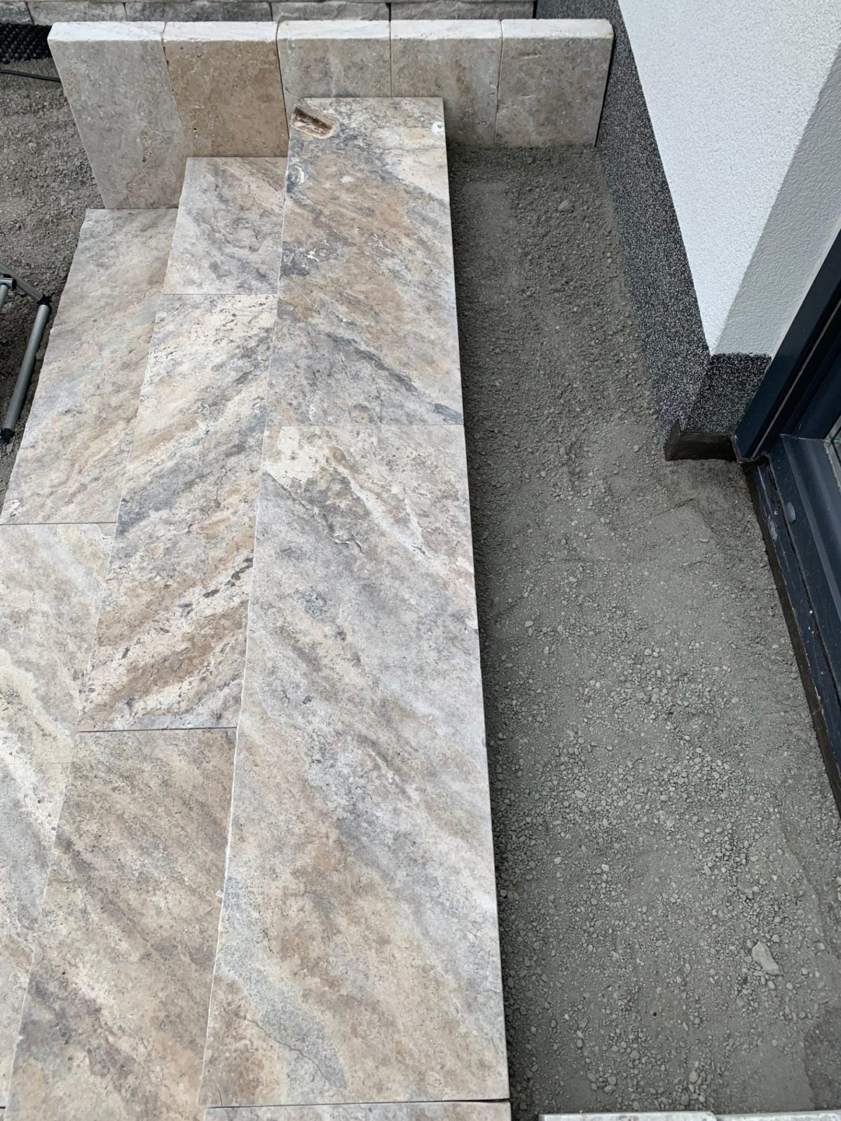 Travertin Assos Blockstufe