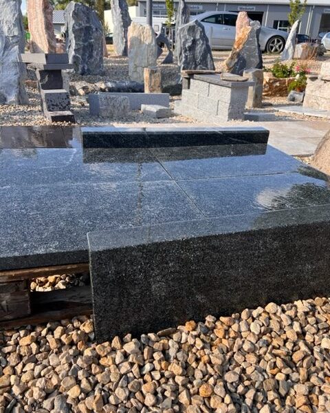 Granit Dunkelgrau Randsteine