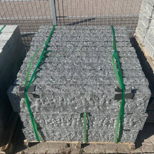 Randsteine aus Granit | 8x20x100 | allseits gestockt