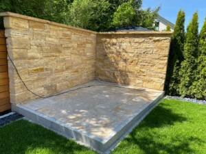 Travertin Gold Mauersteine – gespalten & getrommelt, freie Längen