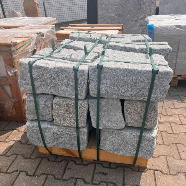 Mauersteine aus Granit | allseits gespalten und getrommelt | 20x20x40 | pro Palette (2,4 qm)