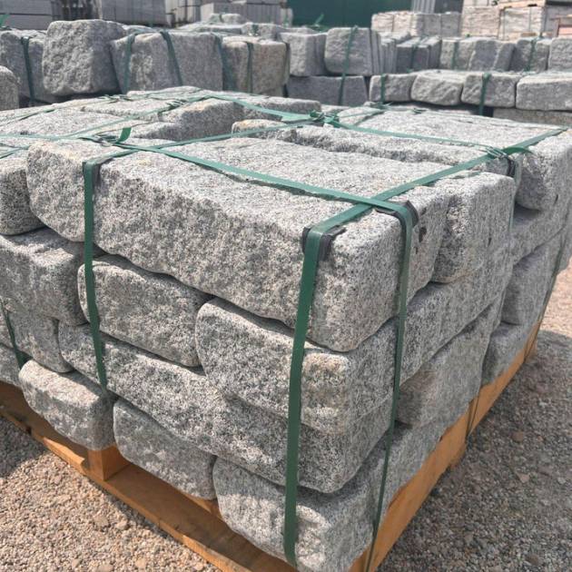 Mauersteine aus Granit | allseits gespalten und getrommelt | 10x20x50