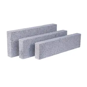 Granit Randsteine Bergama 10×25×100 cm – feinkörnig, gesägt & sandgestrahlt