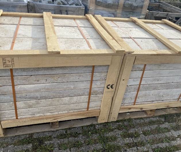 Travertin Assos Randsteine