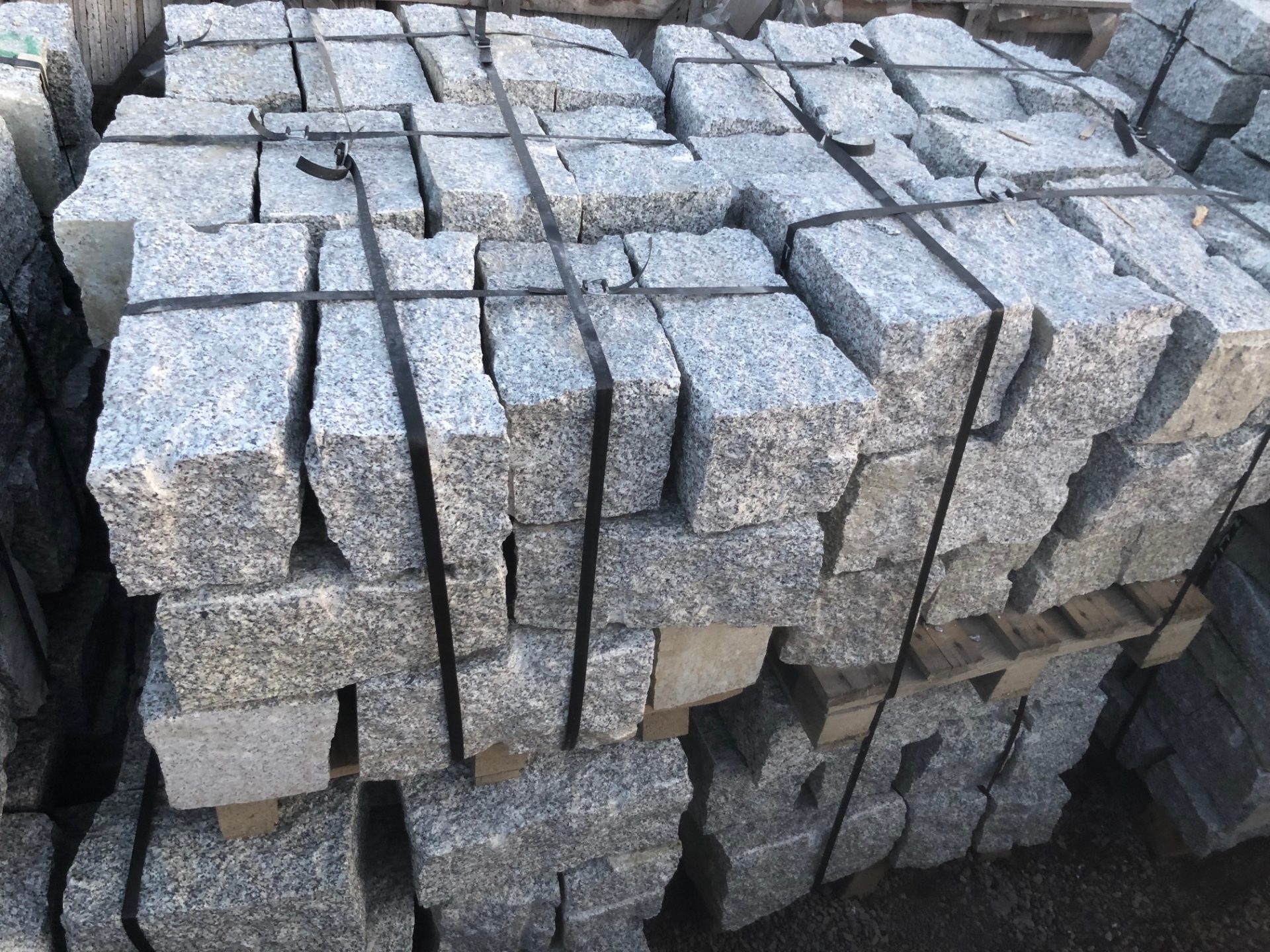 Granit Mauersteine 20x20x40cm allseits gespalten - Görsel 2