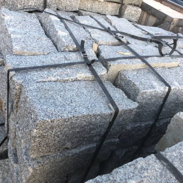 Granit Mauersteine 20x20x40cm allseits gespalten