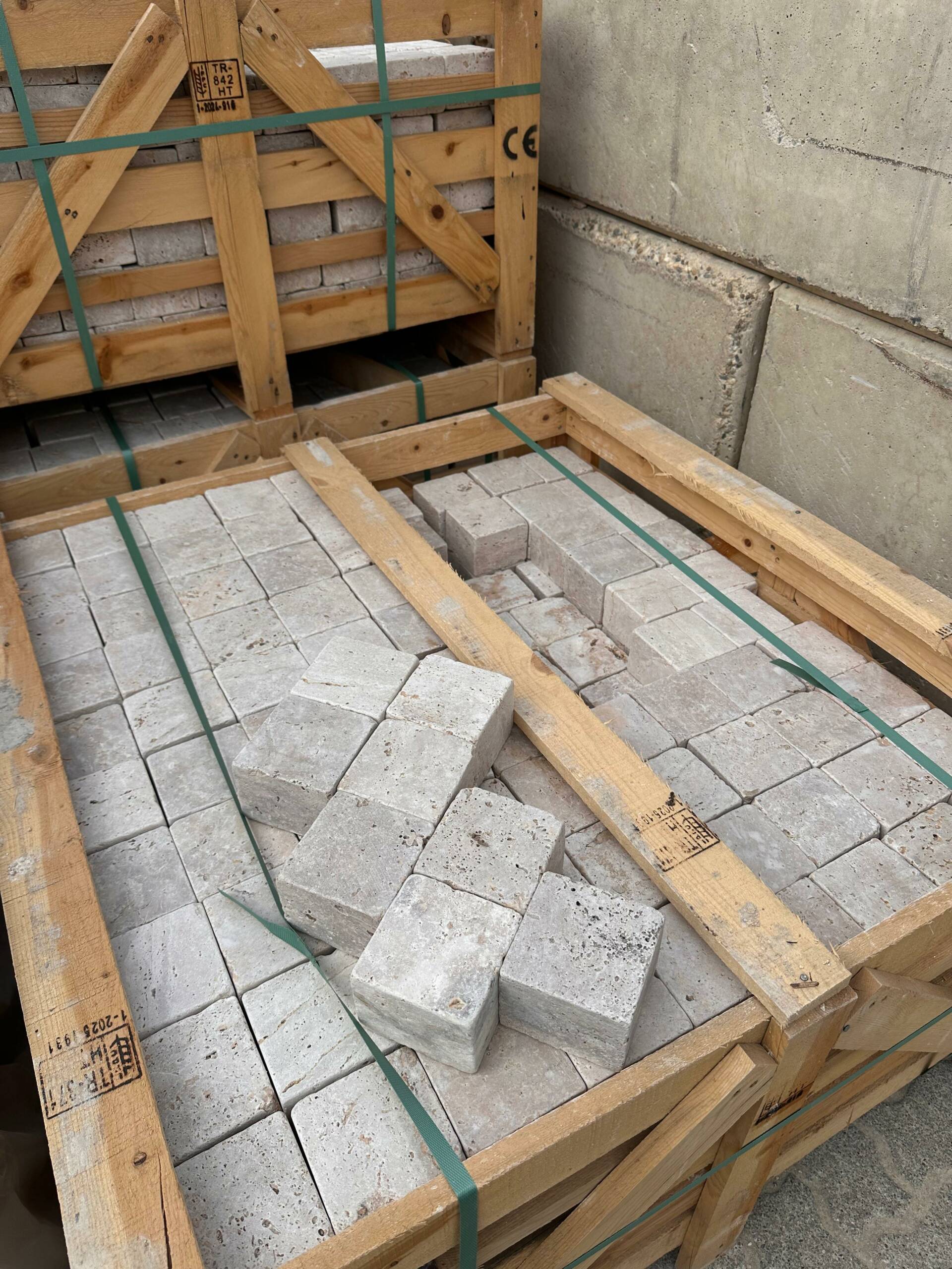 Travertin Classic Pflastersteine 10×10×7,5 cm – getrommelt | mediterrane Natursteinoptik – Bild 2