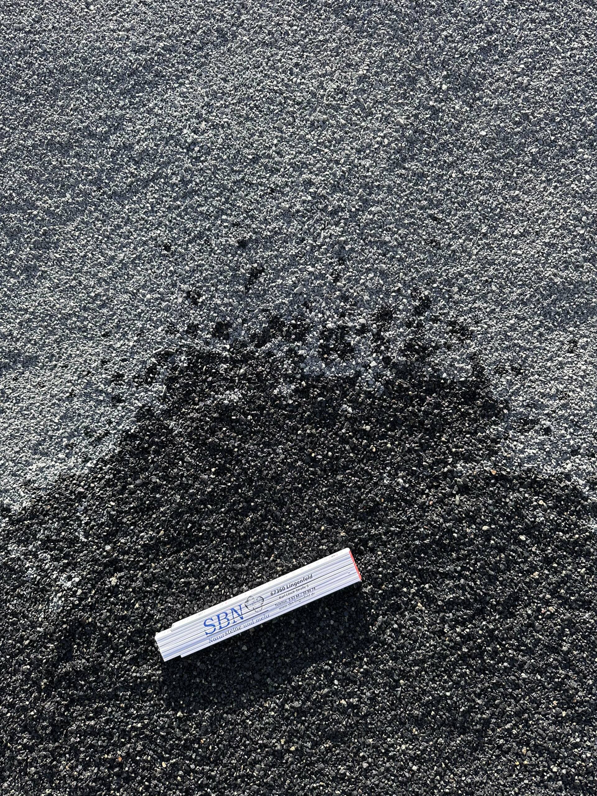 Basaltsplitt Schwarz 1–3 mm – Premium Fugenmaterial in Tiefschwarz